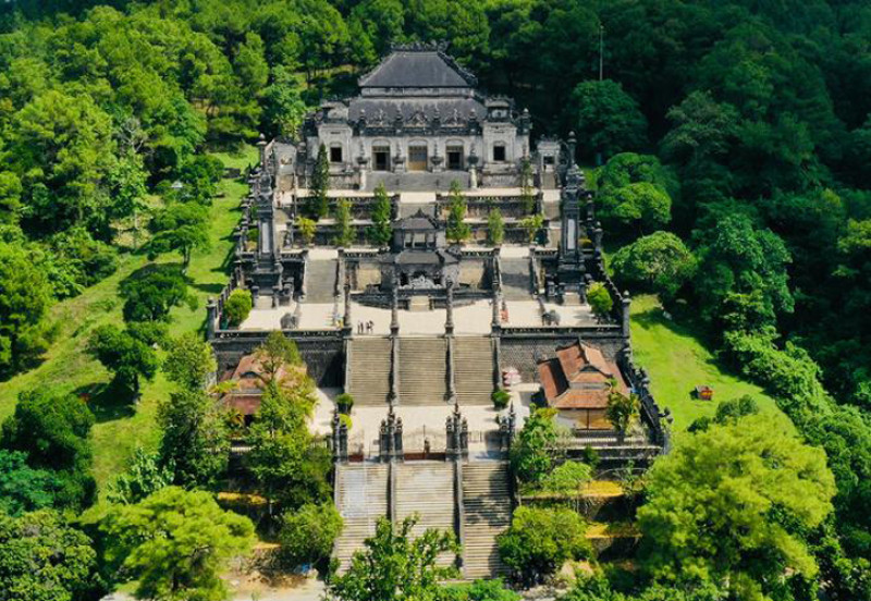 の画像 11:30出発日帰り 世界遺産古都フエ観光(カイディン帝廟/ティエンムー寺/王宮/名物ソルトコーヒー/フエ宮廷料理の夕食) #0