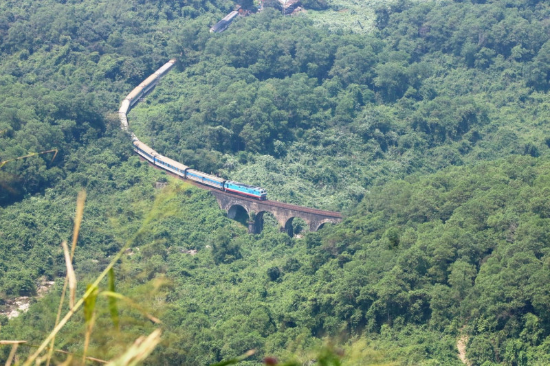 の画像 【人気No.1】絶景×歴史×グルメ全部入りハイヴァン峠×世界遺産フエ×宮廷文化を満喫！列車で行く贅沢日帰りツアー