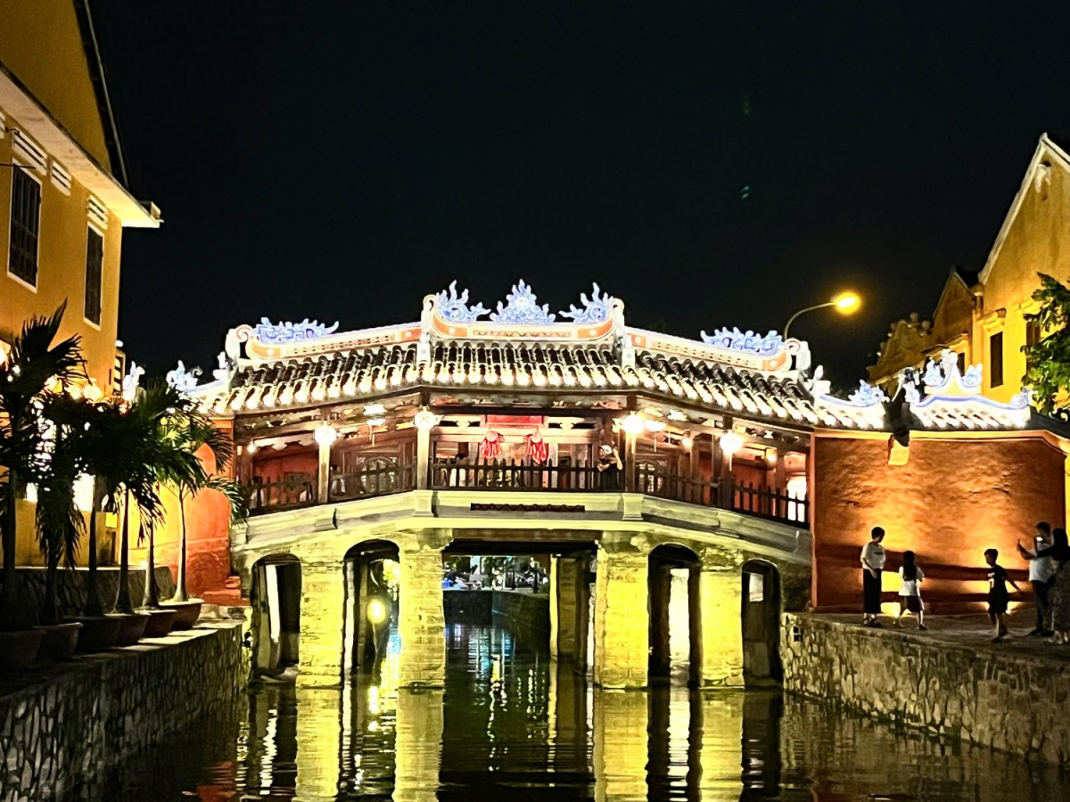 3つの世界遺産を1日で巡る！フエ王宮＋ミーソン遺跡＋夜のホイアン観光ツアー（昼食付）