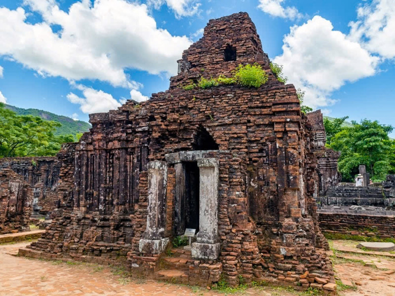 の画像 3つの世界遺産を1日で巡る！フエ王宮＋ミーソン遺跡＋夜のホイアン観光ツアー（昼食付）