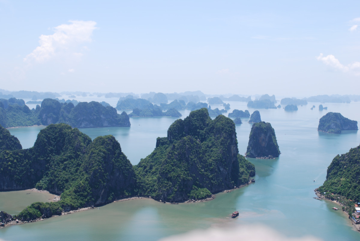 参加者数No.1の人気ツアー！世界遺産ハロン湾日帰りクルーズ　日本人のみの専用船利用！鍾乳洞ライトアップ見学あり　＜日本語ガイド／昼食／夕食／トレインストリートお送り可＞ #4 