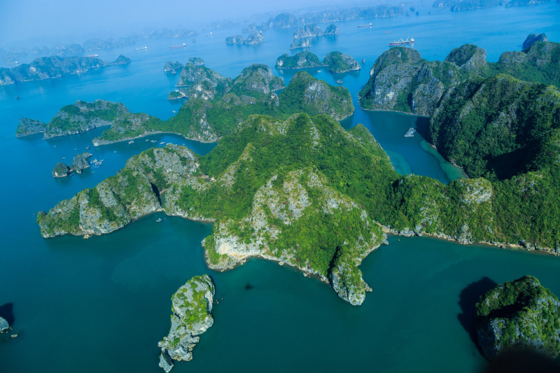 の画像 空と海から楽しむ世界遺産ハロン湾遊覧飛行付きハロン湾クルーズツアー(日本語ガイドのご案内付） #1