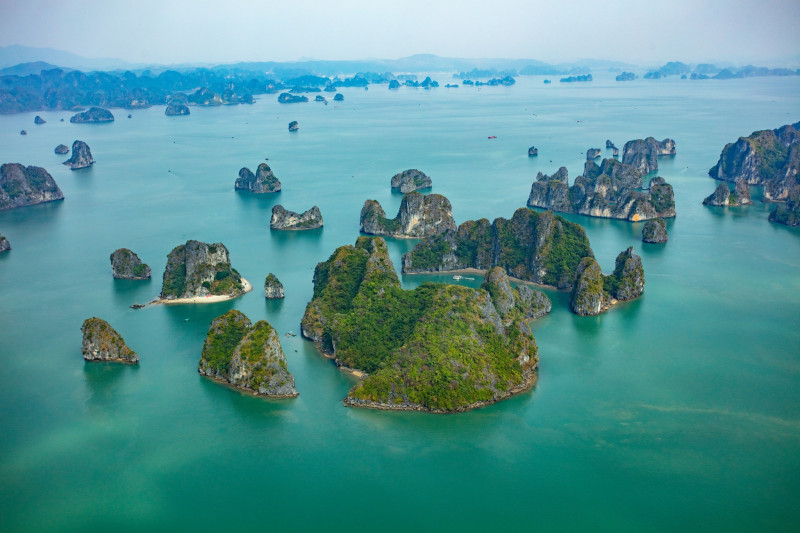 の画像 空と海から楽しむ世界遺産ハロン湾遊覧飛行付きハロン湾クルーズツアー(日本語ガイドのご案内付） #2