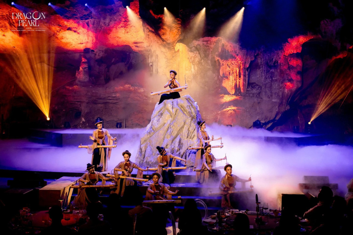 たった1日で感動体験！ 
世界遺産ハロン湾クルーズ×鍾乳洞×3Dショー＆ディナー #12 