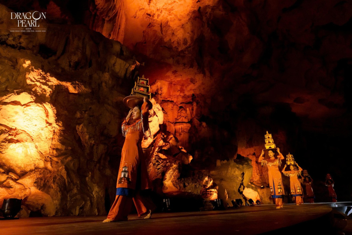 たった1日で感動体験！ 
世界遺産ハロン湾クルーズ×鍾乳洞×3Dショー＆ディナー #9 