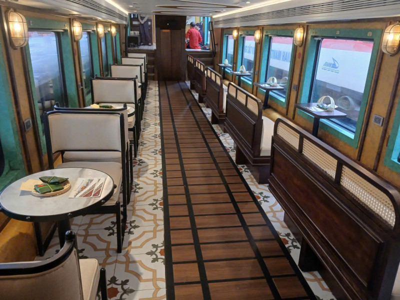 の画像 2階建て観光列車「ザ・ハノイトレイン」で楽しむハノイ市内観光 #4