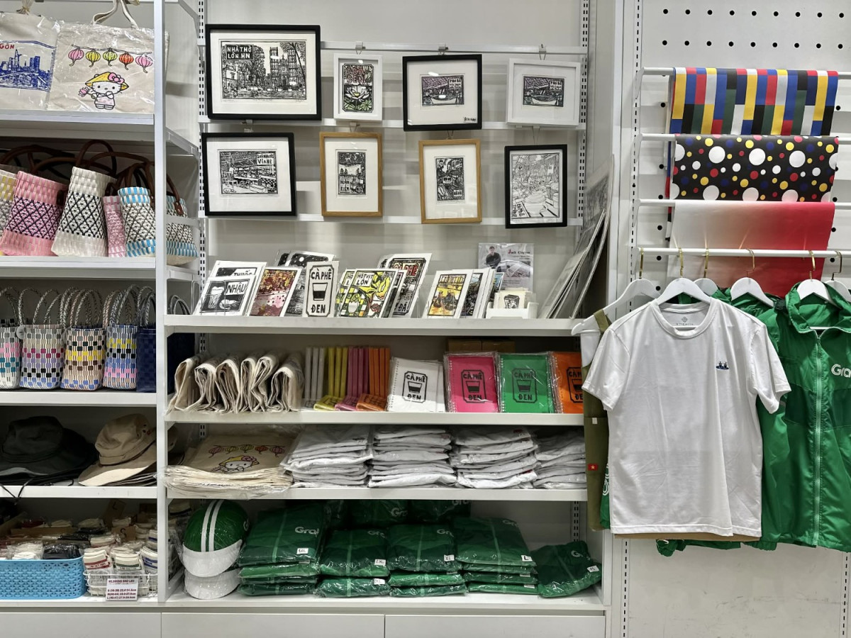 YouTuberベトナムひろみさん紹介！ディープなハノイ半日観光ツアー　 ロンビエン橋＆市場巡り＆シクロ乗車＆ビアホイでの夕食付＜午後／日本語ガイド／ビール付＞ #13 