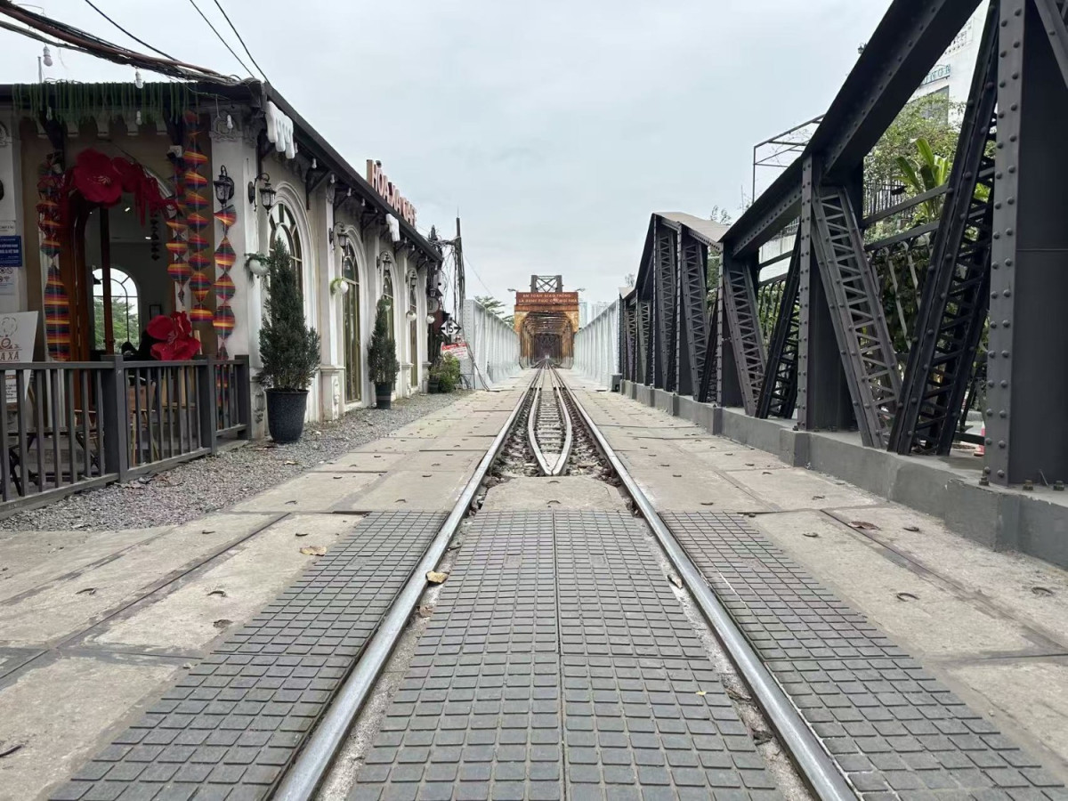 YouTuberベトナムひろみさん紹介！ディープなハノイ半日観光ツアー　 ロンビエン橋＆市場巡り＆シクロ乗車＆ビアホイでの夕食付＜午後／日本語ガイド／ビール付＞ #1 