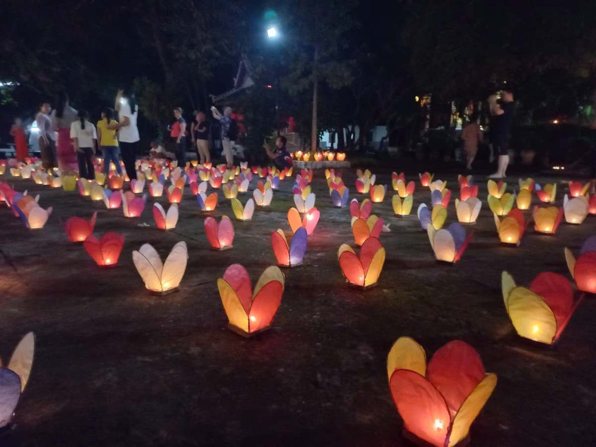 世界遺産ルアンパバーン 感動のメコン川クルーズと祈りの灯篭流し一日紀行 #1 