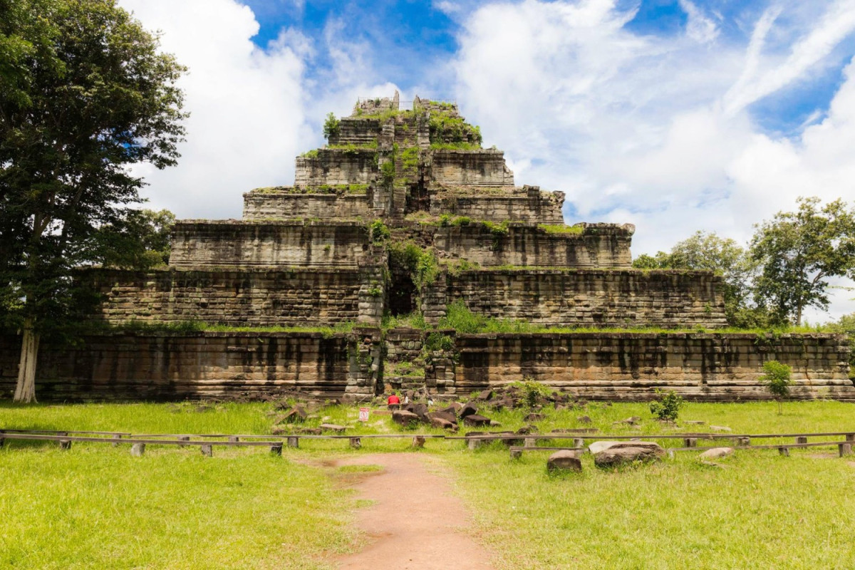 世界遺産＆絶景スポットを巡る「コーケー遺跡+プノンクーレン+ベンメリア」１日観光（昼食＆入場料込）