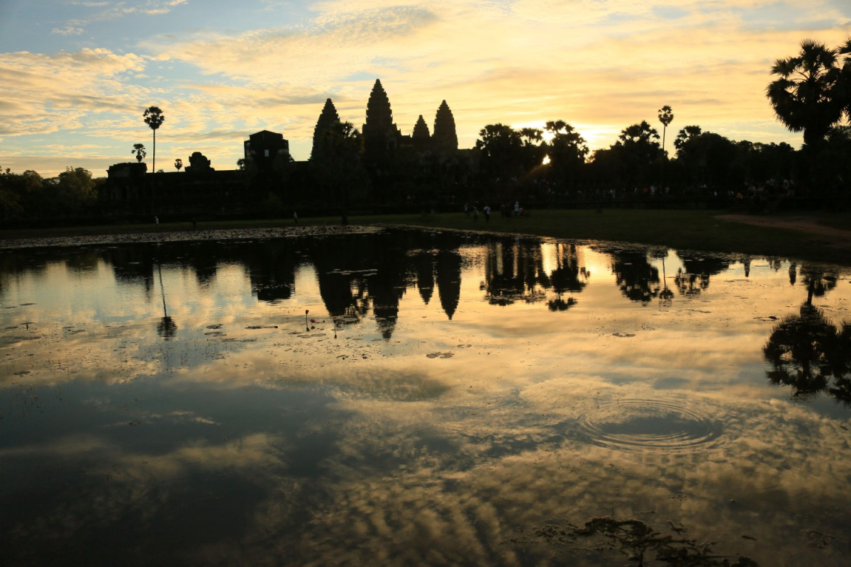 お手軽に満喫！アンコールワット半日貸切観光 お子様連れ歓迎！「朝日鑑賞付／午前発」　昼食なしプラン #3 