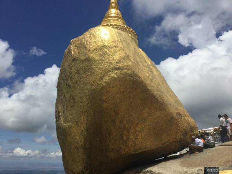 の画像 ミャンマーの聖地！落ちそうで落ちない　ゴールデンロック日帰り観光（ヤンゴン発着/日本語ガイド） #1