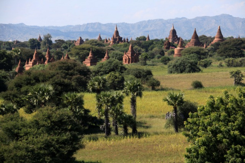 の画像 【格安プラン】ヤンゴン発着　世界遺産バガン遺跡群日帰りプラン＜国内航空券込／日本語ガイド in バガン／昼食付＞ #0