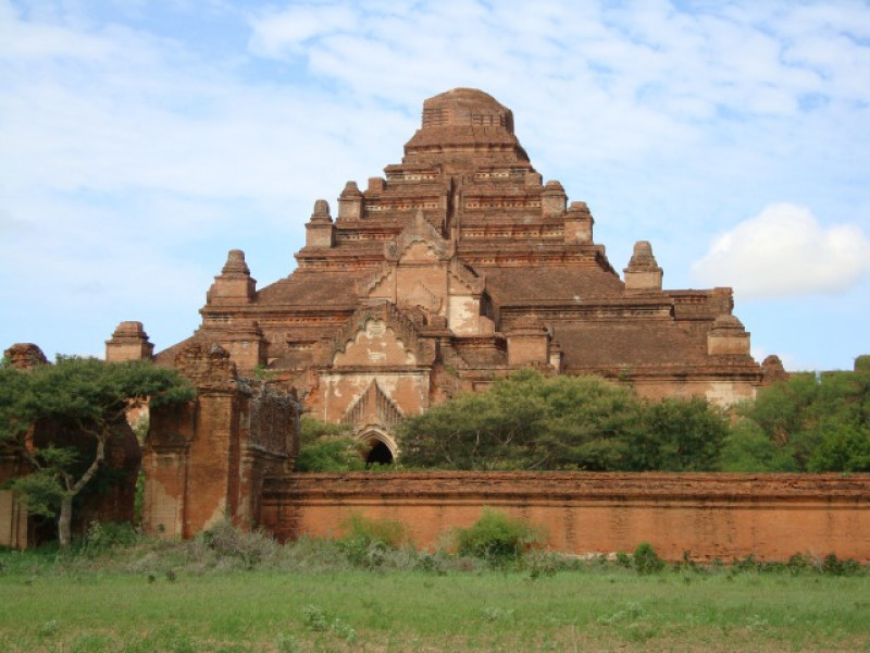 の画像 ヤンゴン発着　世界遺産バガン遺跡＆ヤンゴン市内観光付き２泊３日　人気のコミコミプラン〈3つ星ホテル+空港送迎+国内線込/日本語ガイド/専用車貸切プラン〉　 #1