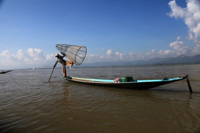 の画像 ヤンゴン発着　世界遺産バガン遺跡＆水上村が広がる絶景インレー湖観光付き３泊４日　人気のコミコミプラン〈3つ星ホテル+空港送迎+国内線込/日本語ガイド/専用車貸切プラン〉　 #0