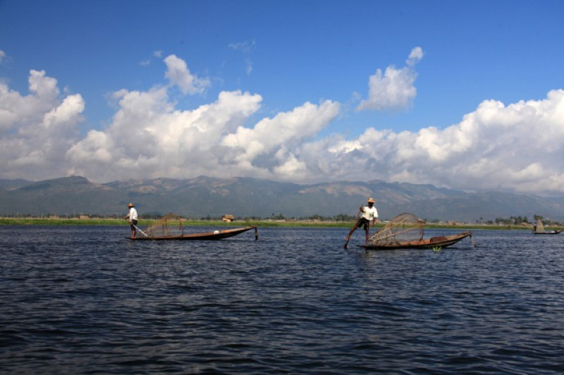 の画像 ヤンゴン発着　世界遺産バガン遺跡＆水上村が広がる絶景インレー湖観光付き３泊４日　人気のコミコミプラン〈3つ星ホテル+空港送迎+国内線込/日本語ガイド/専用車貸切プラン〉　 #2