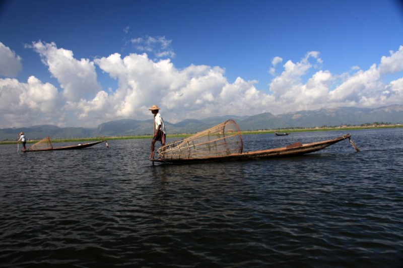 の画像 ヤンゴン発着　世界遺産バガン遺跡＆水上村が広がる絶景インレー湖観光付き３泊４日　人気のコミコミプラン〈3つ星ホテル+空港送迎+国内線込/日本語ガイド/専用車貸切プラン〉　 #1