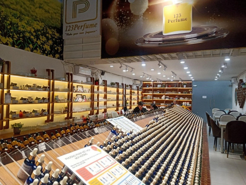 の画像 半日:ホーチミン市内観光+オリジナル香水作り&ベトナム家庭料理のランチ #4
