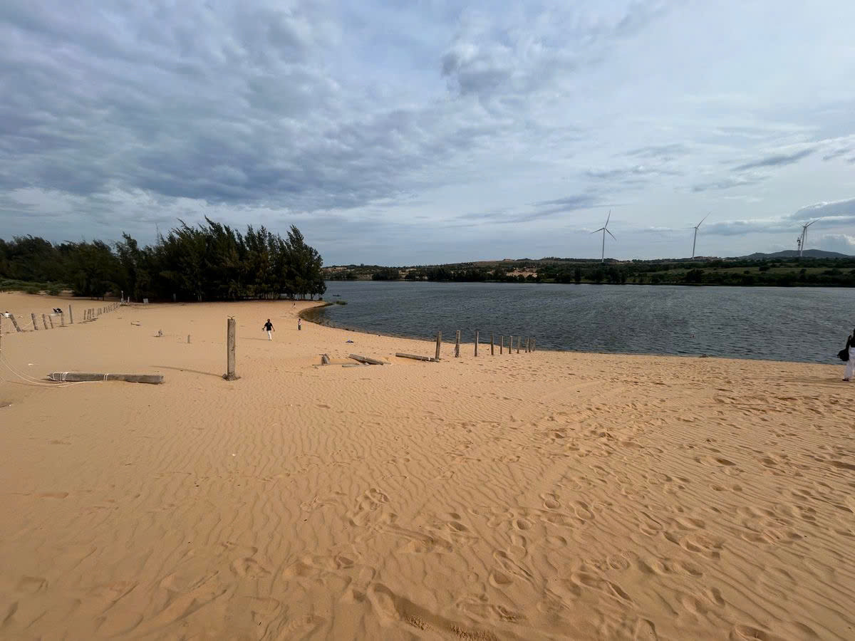ホーチミン発｜ムイネー1泊2日絶景ツアー(日系企業運行の高速バスで行く)白い砂丘・妖精の渓流・漁村を巡る旅 #3 