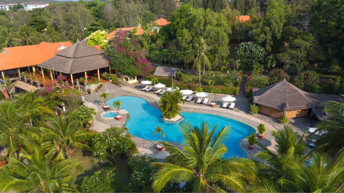 ホーチミン発｜列車で行く! ムイネー1泊2日白い砂丘＆妖精の渓流・絶景リゾート旅