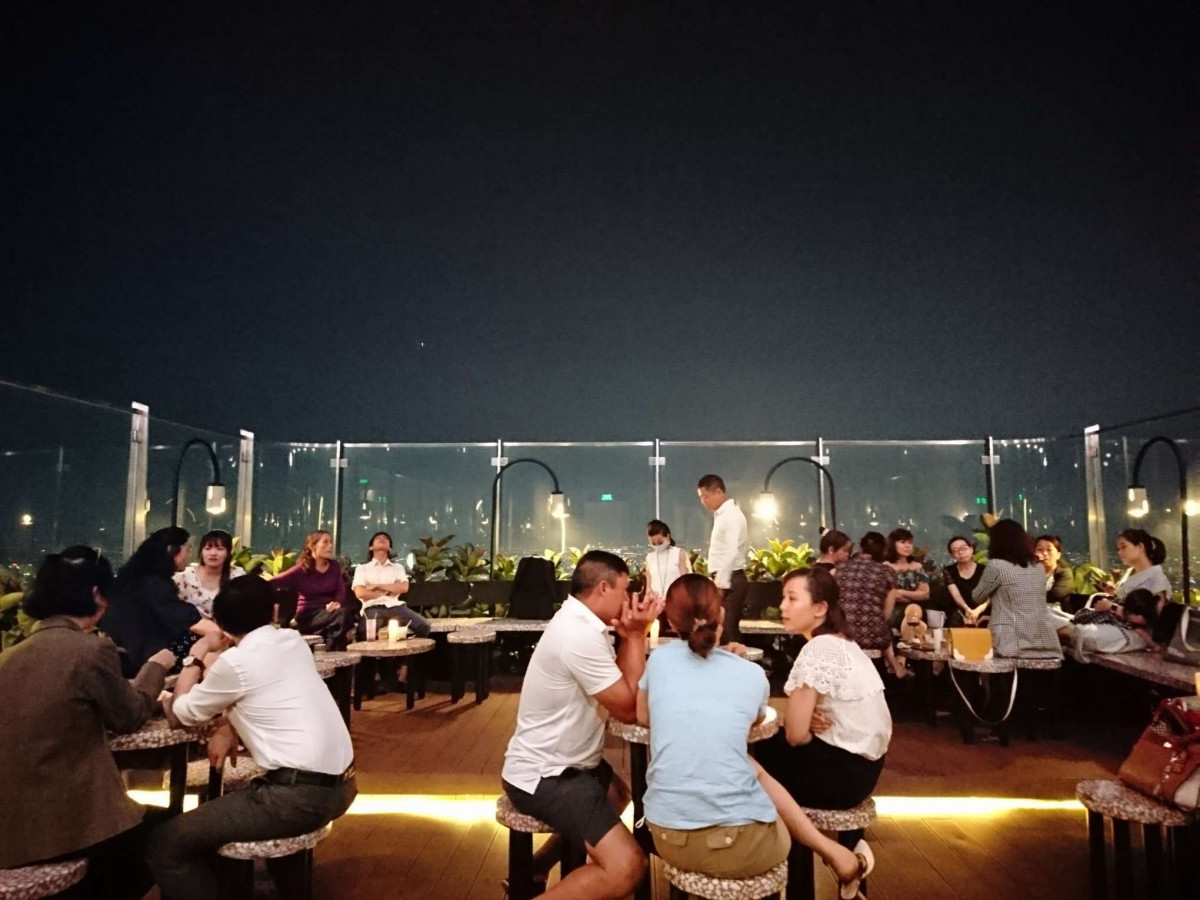 ホーチミン夜景ツアー！17：00発お洒落2区での夕食＆最高層ビル「ランドマーク81」75階からの夜景観賞 #1 