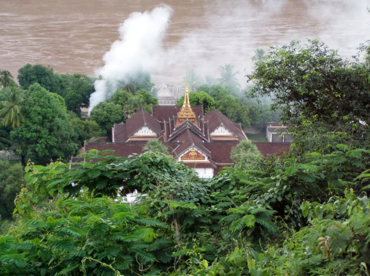 ビエンチャン発着！ ラオス高速鉄道で行く世界遺産の街ルアンパバーン日帰り観光（昼食・夕食付/日本語ガイド） #10 