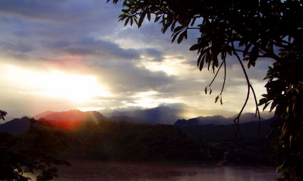 ビエンチャン発着！ ラオス高速鉄道で行く世界遺産の街ルアンパバーン日帰り観光（昼食・夕食付/日本語ガイド） #8 