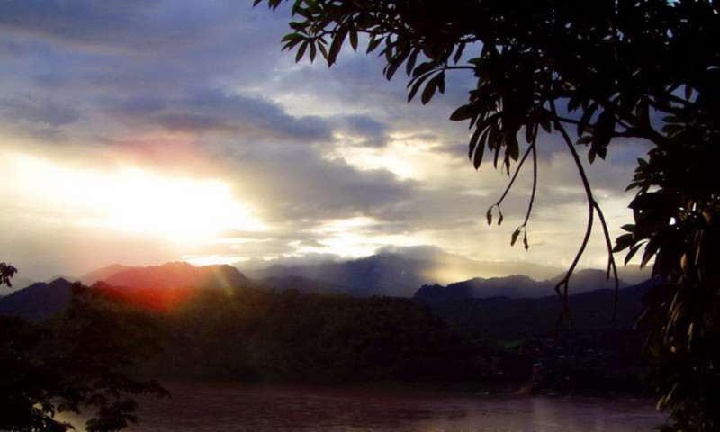 の画像 ビエンチャン発着！ ラオス高速鉄道で行く世界遺産の街ルアンパバーン日帰り観光（昼食・夕食付/日本語ガイド） #4