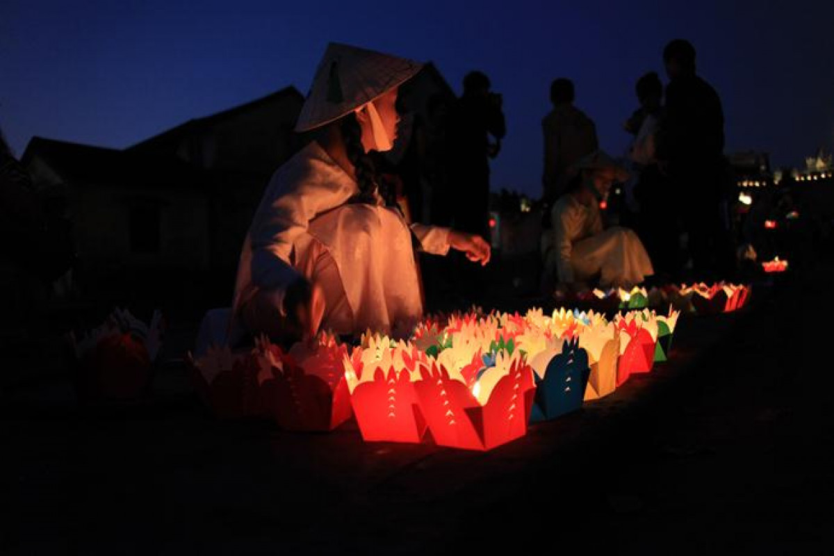 ランタンの灯りが幻想的!16:30発:世界遺産ホイアン夜の観光+灯篭流し(ホイアン3大名物の夕食付) #7