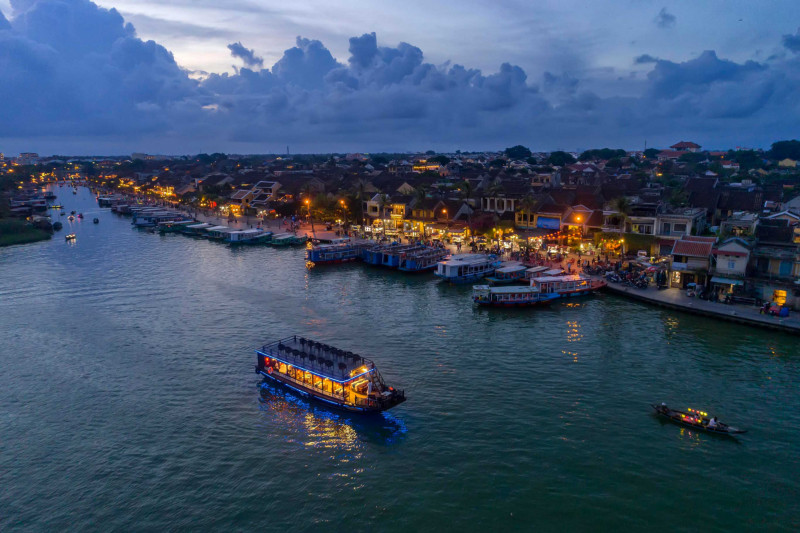 の画像 16:30発：夕暮れホイアン観光+トゥボン川ディナークルーズ（西洋セットメニュー） #0