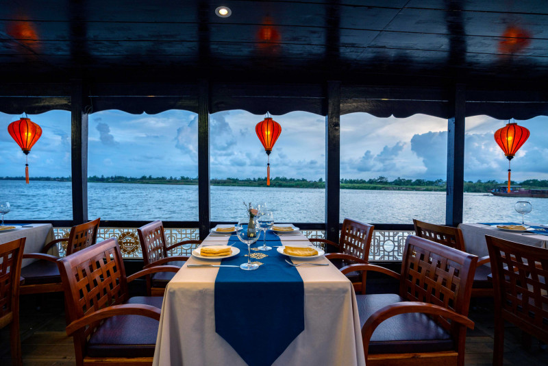 の画像 16:30発：夕暮れホイアン観光+トゥボン川ディナークルーズ（西洋セットメニュー） #3