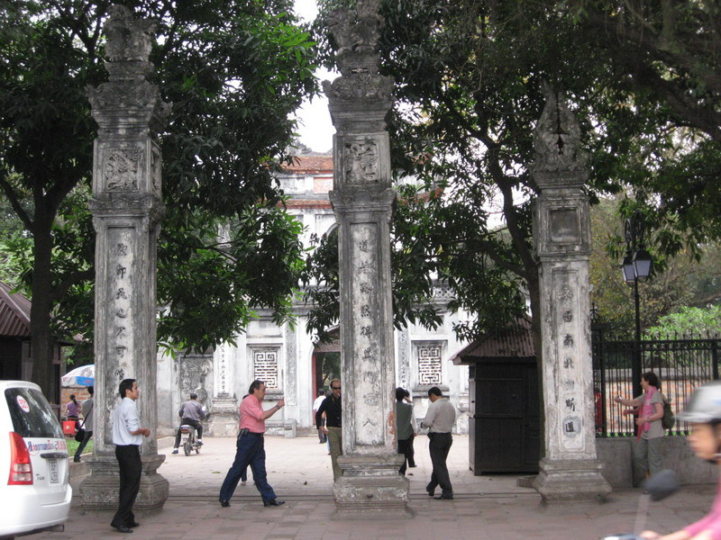 の画像 見どころ満載！半日：ハノイ市内観光（ホーチミン廟、一柱寺、タンロン遺跡、文廟、旧市街、ホアンキエム湖）昼食（フォー）付 #4