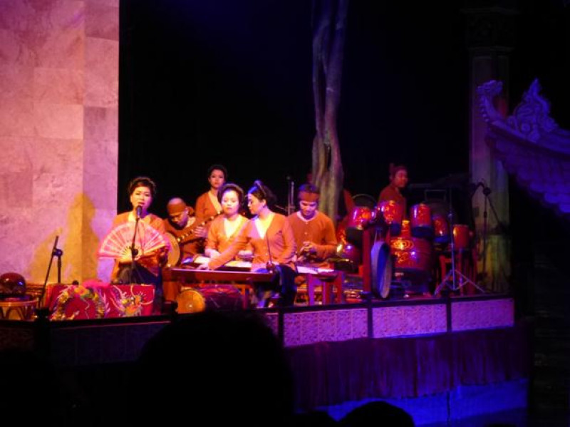 の画像 人気ナイトツアー！伝統芸能水上人形劇観賞と夕食（ベトナム料理） #5