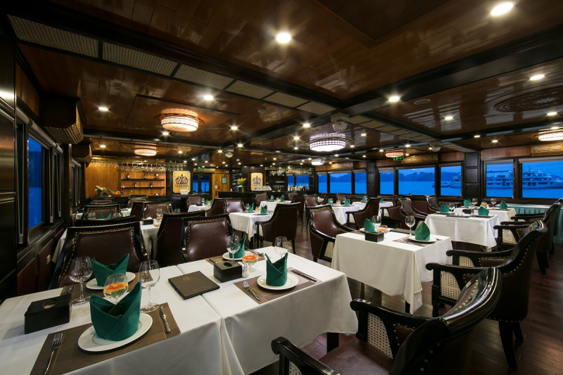 の画像 デラックスクラス〉LA REGINA ROYAL CRUISE号(NOLBE SUITE )ハロン湾クルーズ1泊2日(昼1夕1朝1)日本語ガイド無 #1 の画像 デラックスクラス〉LA REGINA ROYAL CRUISE号(NOLBE SUITE )ハロン湾クルーズ1泊2日(昼1夕1朝1)日本語ガイド無 #1