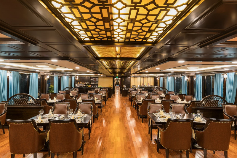 の画像 デラックスクラス〉LA REGINA LEGEND CRUISE号(PRINCESS SUITE )ランハ湾クルーズ1泊2日(昼1夕1朝1)日本語ガイド無 #1 の画像 デラックスクラス〉LA REGINA LEGEND CRUISE号(PRINCESS SUITE )ランハ湾クルーズ1泊2日(昼1夕1朝1)日本語ガイド無 #1