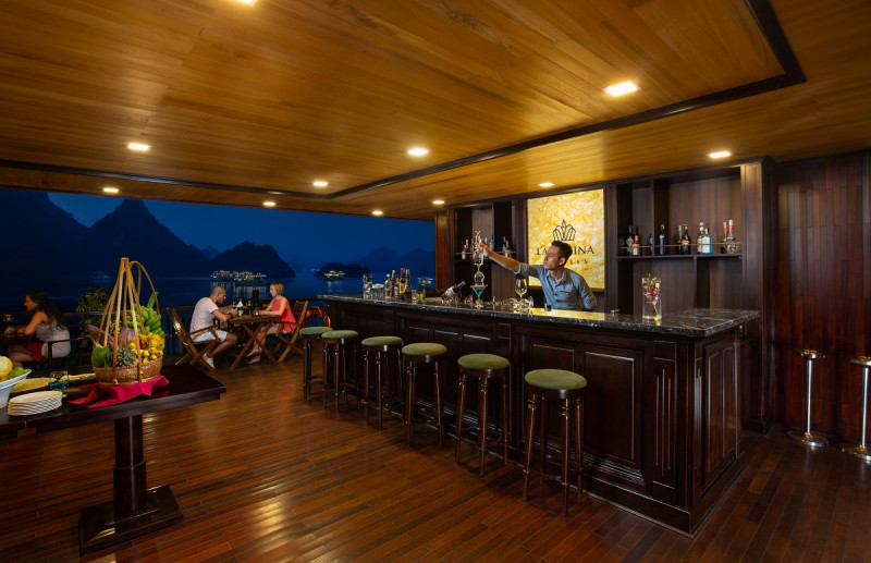 の画像 デラックスクラス〉LA REGINA LEGEND CRUISE号(PRINCESS SUITE )ランハ湾クルーズ1泊2日(昼1夕1朝1)日本語ガイド無 #0 の画像 デラックスクラス〉LA REGINA LEGEND CRUISE号(PRINCESS SUITE )ランハ湾クルーズ1泊2日(昼1夕1朝1)日本語ガイド無 #0