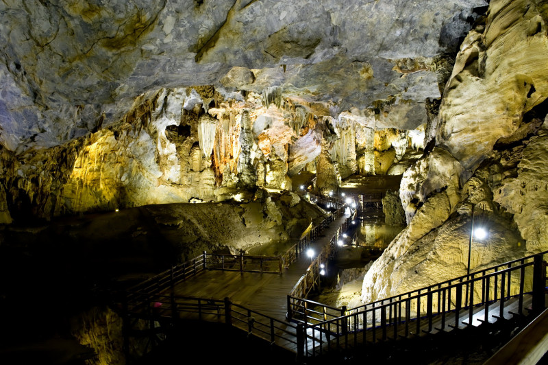 の画像 世界でも最も美しい洞窟探検！一日：世界遺産天国の洞窟観光（昼食付）