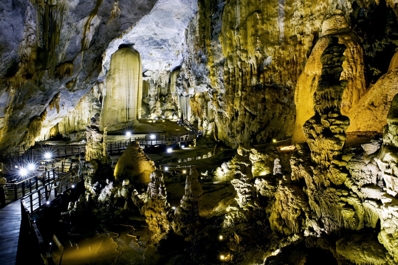の画像 世界でも最も美しい洞窟探検！一日：世界遺産天国の洞窟観光（昼食付）