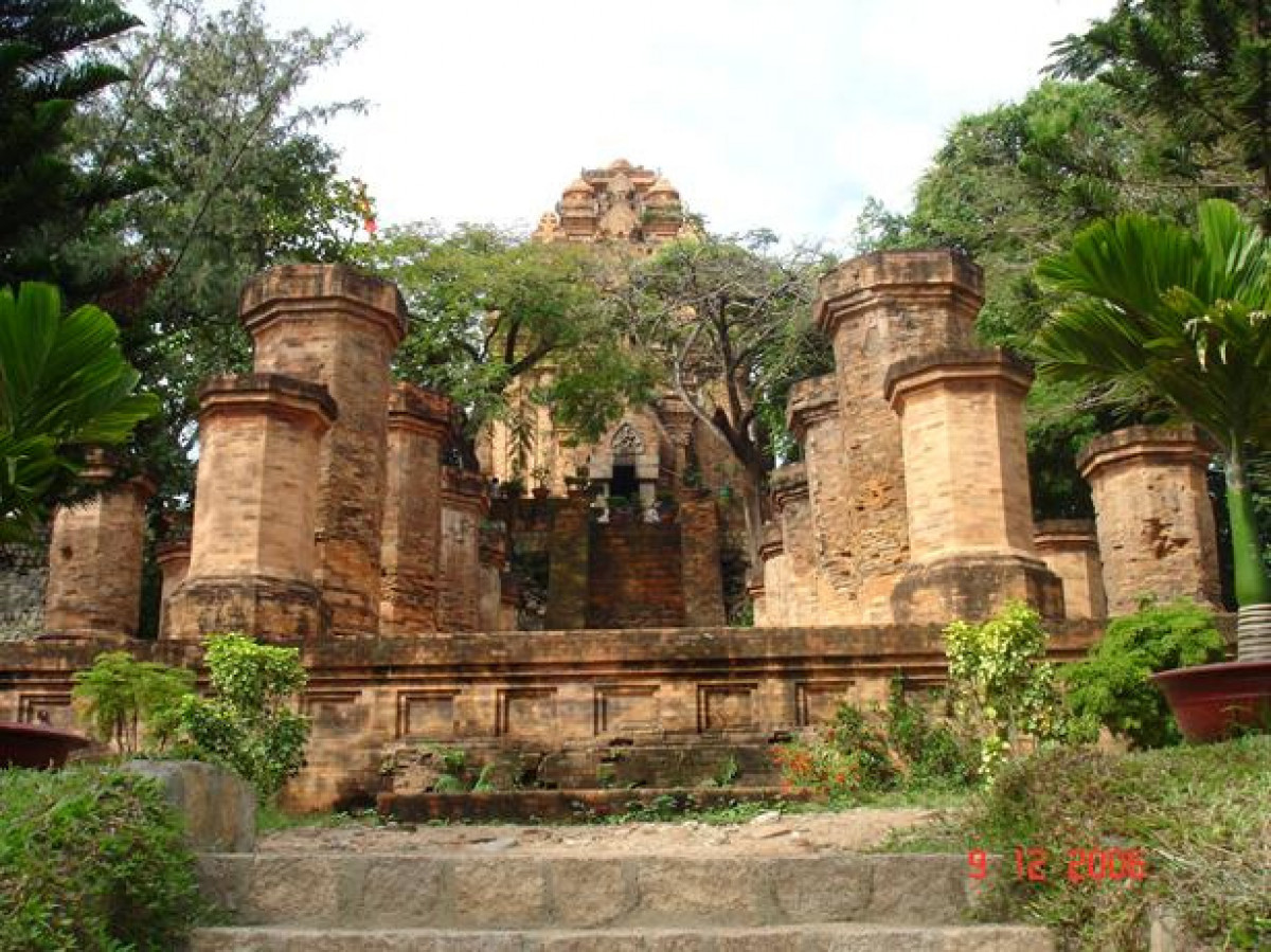 ニャチャンの海と街の見どころ観光！一日：島巡り（ミュ島の水族館、ムン島でシュノーケリング、モッ島で魚介類の養殖場）＆ニャチャン市内観光（ホンチョン岬、ポーナガール塔、ロンソン寺、ダム市場）昼食付 #13 