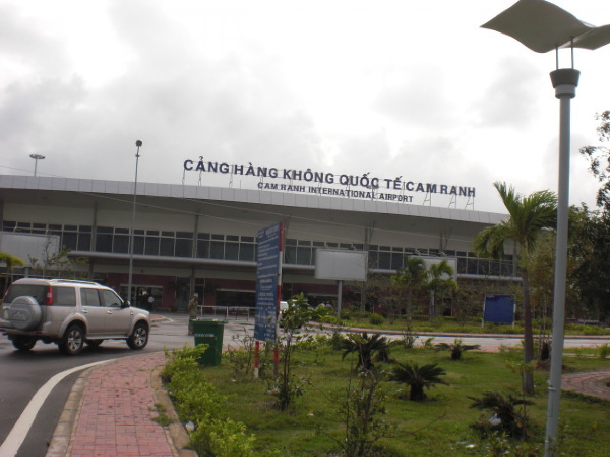 日本語ガイド案内で安心！ニャチャン空港～市内送迎（往復）＊専用車＆専用ガイド #1 