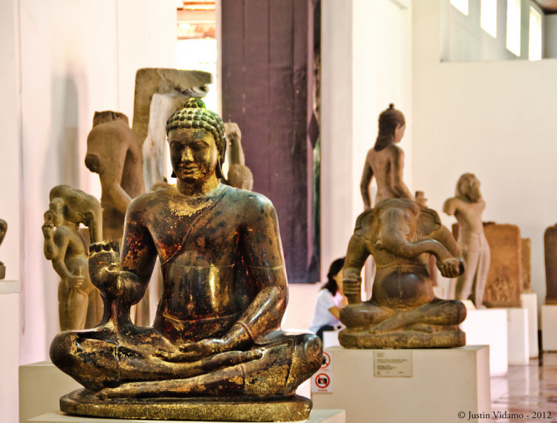 の画像 一日：プノンペン市内観光　【国立博物館、王宮、シルバーバゴダ、トウルスレン博物館,ワットプノン、セントラルマーケット、キリングフィールド】昼食付 #6