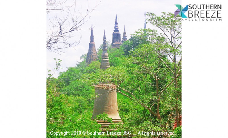 の画像 一日:プノンペン発ウドン山、プノン・リアップ寺院と手作りシルバー村(昼食付) #0