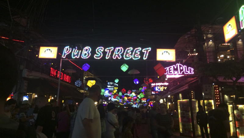 の画像 19:00発：パブストリート＆ナイトマーケットとフットマッサージ（30分） #4