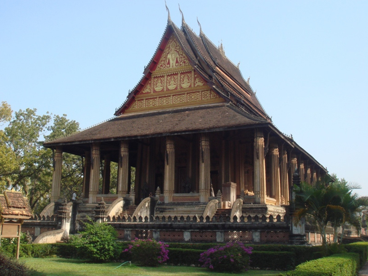 半日：ビエンチャン市内観光（ワットシーサケット・ワットホープラケオ・ワット・シームアン・タートルアン・パトゥーサイ・タラートサオ) #1 
